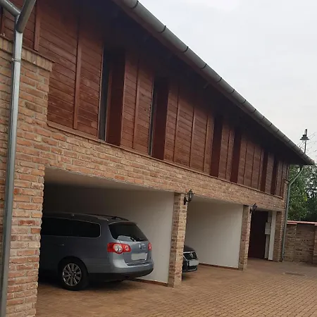 Greta Apartman شقة غيولا